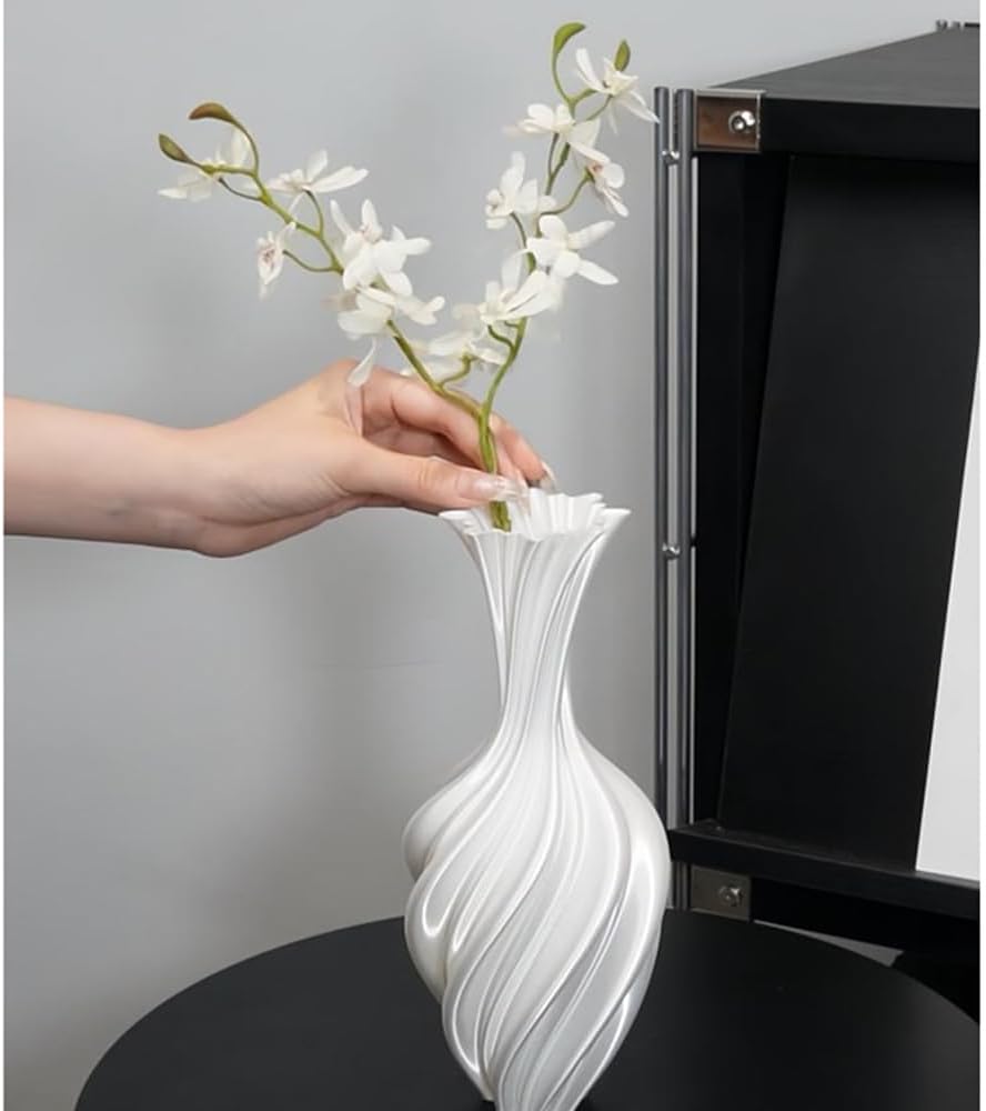 Aurevia Spiral Resin Vase