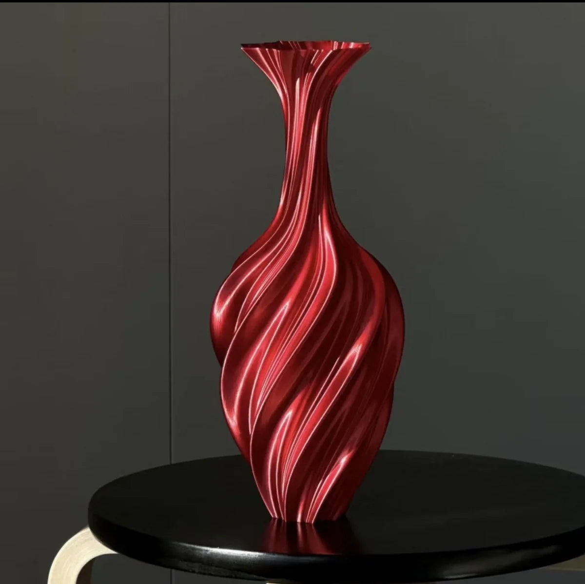 Aurevia Spiral Resin Vase
